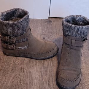 Grey Boots size 7